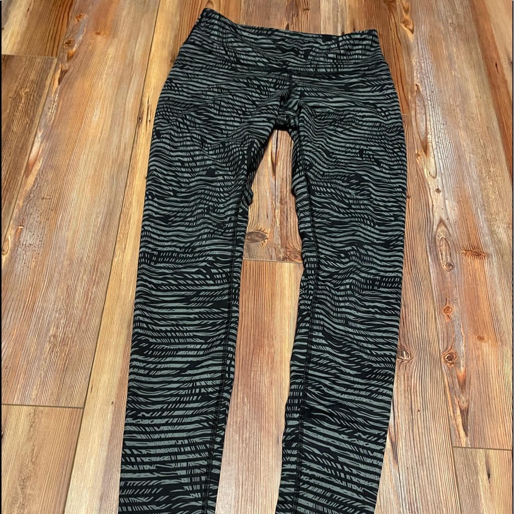 Black and Grey Lululemon Leggings